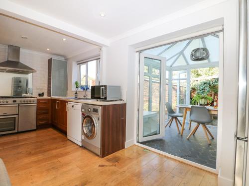 Exterior view, 7 Daltons Place in Arundel