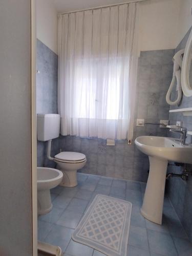 Two-Bedroom Apartment with Sea View (4 Adults) image 8