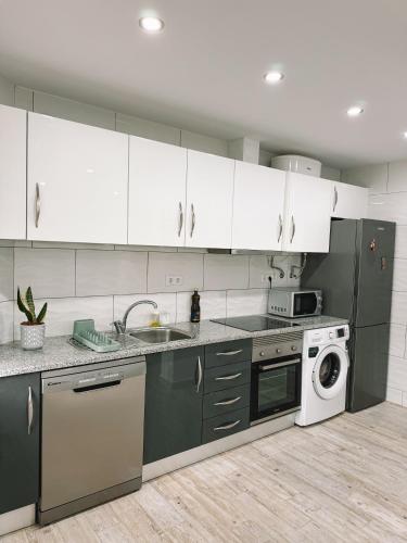 Kitchen, The Green House in Pedregais
