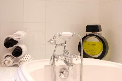 Partie de Mas Provençal de Charme avec une Grande Piscine située en Campagne proche d'Eygalières au coeur 4 personnes LS1-117 BEN VENGU - image 10