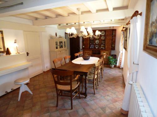 Partie de Mas Provençal de Charme avec une Grande Piscine située en Campagne proche d'Eygalières au coeur 4 personnes LS1-117 BEN VENGU - image 13