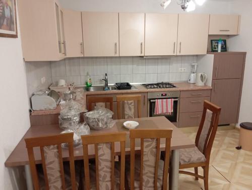 Iekārtas, Guest house A S S in Husimovci