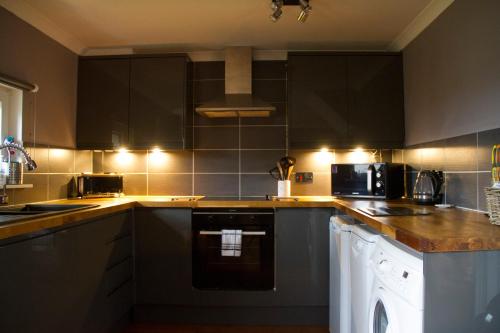 Home Farm Apartments - image 3