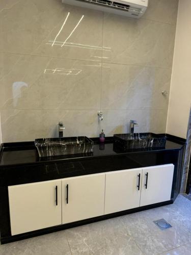 Golden Horse Chalet And Club in Al Jizah