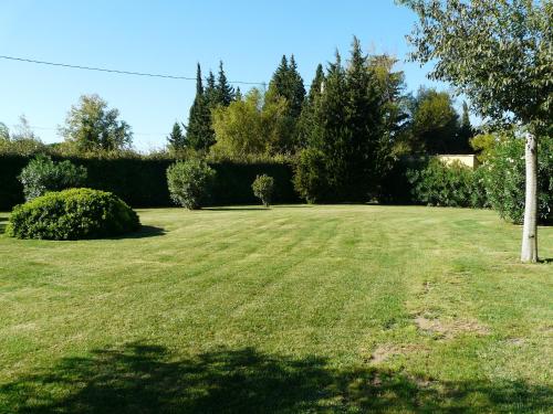 Agréable villa familiale avec piscine chauffée grand jardin située proche du centre du village de Mouriès au coeur des Alpilles 10 personnes LS1-140 Baguie Roso - image 10