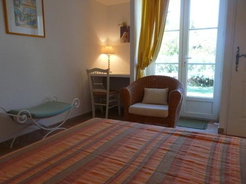 Agréable villa familiale avec piscine chauffée grand jardin située proche du centre du village de Mouriès au coeur des Alpilles 10 personnes LS1-140 Baguie Roso - image 4