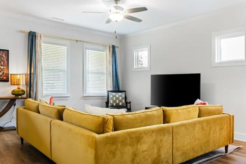 Family-Friendly 4BR with Fenced Yard & Parking in Durham, USA