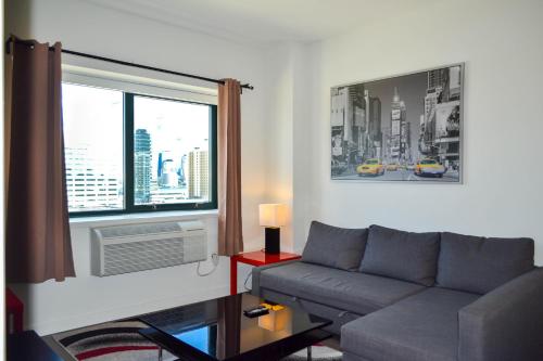 Posh 1 bed room Star hotel amenities City Views Close to Newport Mall Subway Minimum 30 days stay in Jersey City, USA