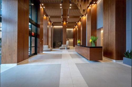 Posh 1 bed room Star hotel amenities City Views Close to Newport Mall Subway Minimum 30 days stay in Jersey City, USA