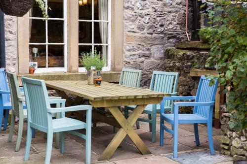 Aed, The Lister Arms in Malham