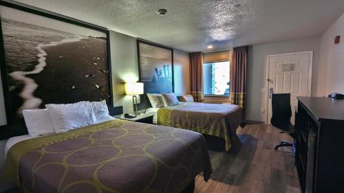 Super 8 by Wyndham Houston/Willowbrook Hwy 249 - image 10