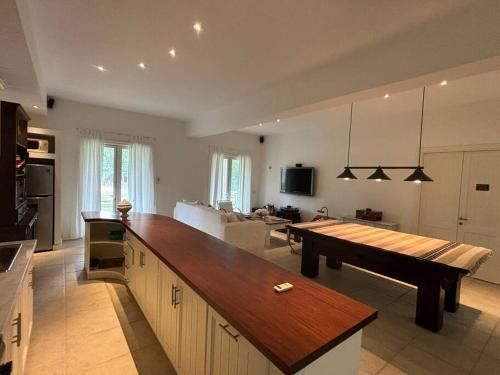 Amplia Casa Familiar en El Faro in Colonia Esterella