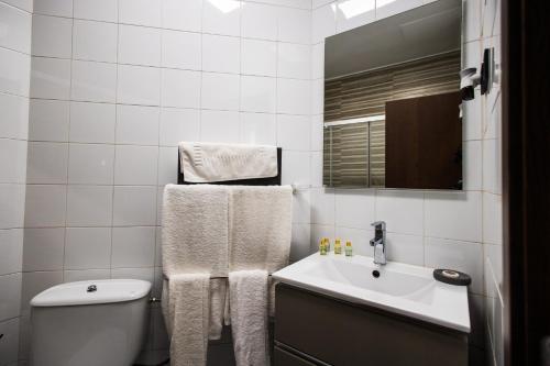 Studio Apartment image 10