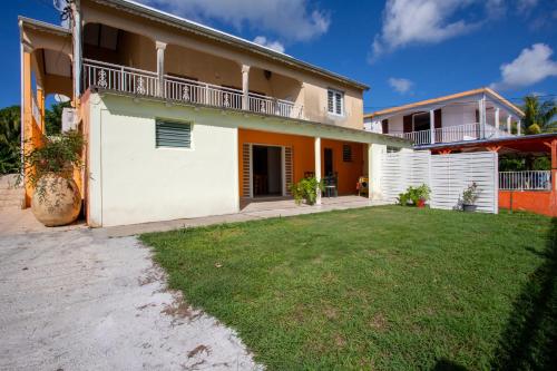 Exterior view, Vaniya in Le Moule