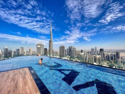 Paramount Hotel Residence Rooftop Infinity Pool