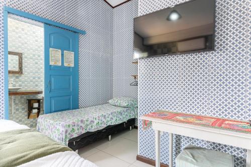 1 double bed, 1 twin bed