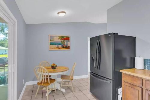 Cheerful 2 bedroom that is close to the water in Sebastian (FL)