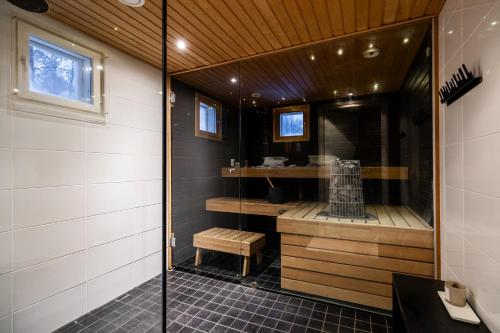 Villa Nightsky -private location, sauna and jacuzzi - Tap to explore photos
