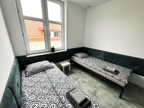 2 twin beds