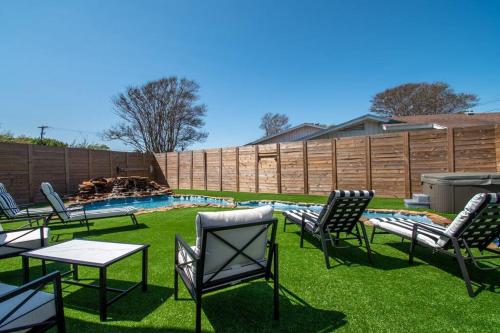 Oceanfront Retreat 2 Homes for 29-Guests in Corpus Christi, USA