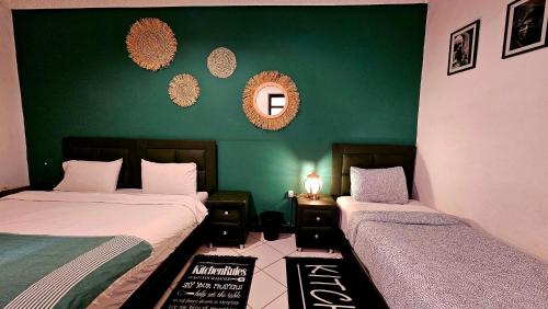 room detail thumbnail 2