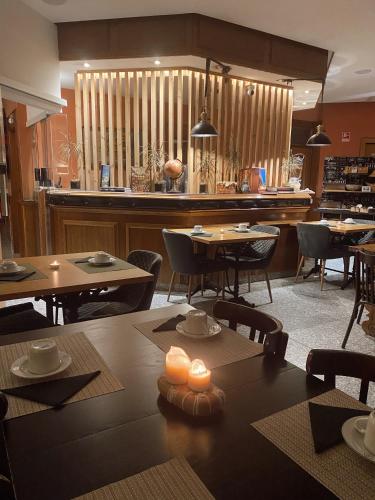 ผับ/เลาจน์, Hotel Lusitano in อัลเมดา