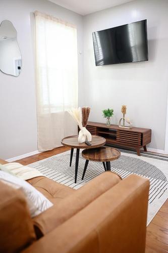 Modern 2BR, Easy access to NYC