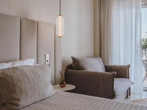 1 queen bed, 1 sofa bed