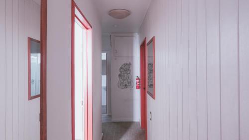 The Last Resort Hostel – Queenstown, CA