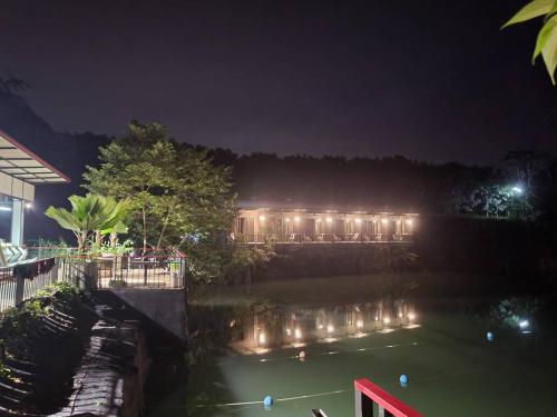 Lake View Resort