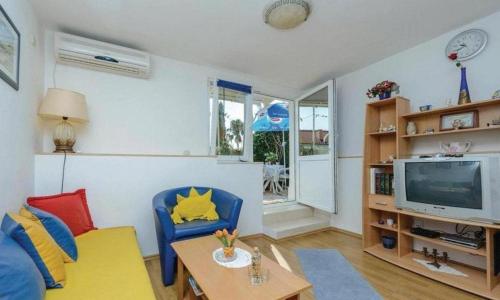One-Bedroom Apartment with Terrace and Sea View room in Apartments by the sea Cavtat Dubrovnik - 18857