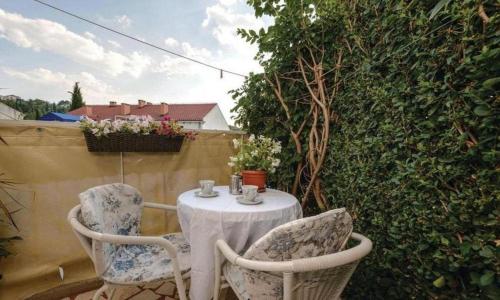 One-Bedroom Apartment with Terrace and Sea View image 2