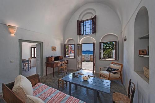 Two-Bedroom House with Caldera View image 7