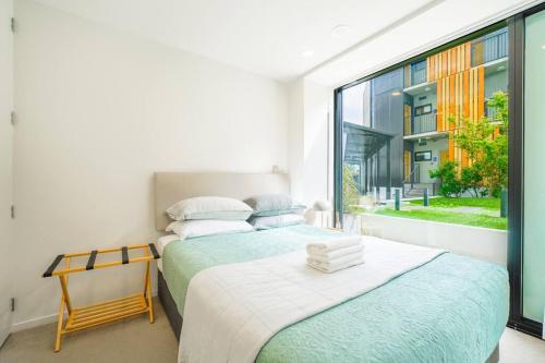 Stunning and Serene Two-bedroom Apartment, Auckland (photo 4)