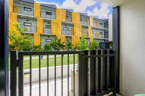 Stunning and Serene Two-bedroom Apartment, Auckland (photo 8)