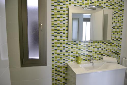 Apartamentos Turísticos Clavero - image 11