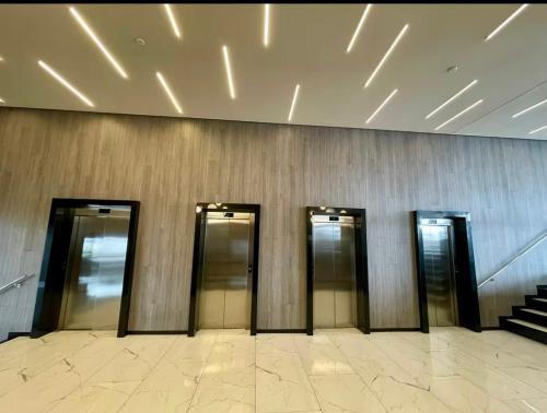 Moderno y lujoso apto en Equipetrol