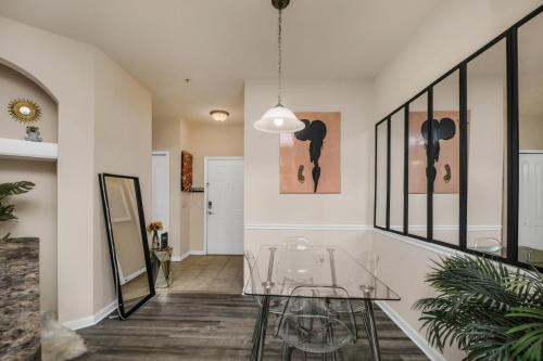Gated 1x1 near Universal Studios & Downtown Orlando in Orlando, USA