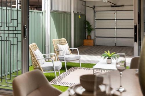 Mawson Lakes Retreat - 3BR, Wifi, Parking in Mawson Tavak