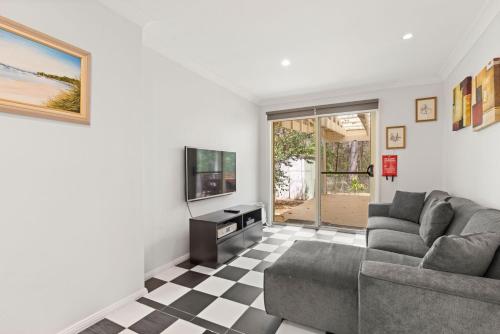 Prez Cote La Plaz - Pet Friendly -1 Min Walk to Beach in 傑維斯灣