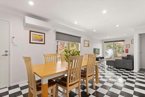 Prez Cote La Plaz - Pet Friendly -1 Min Walk to Beach in 傑維斯灣
