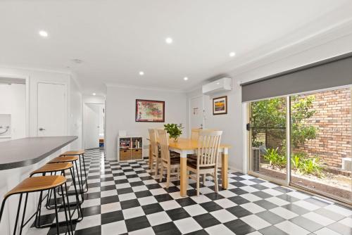 Prez Cote La Plaz - Pet Friendly -1 Min Walk to Beach in 傑維斯灣