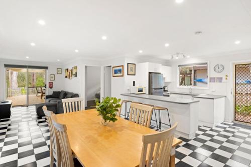 Prez Cote La Plaz - Pet Friendly -1 Min Walk to Beach in 傑維斯灣
