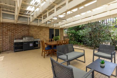 Prez Cote La Plaz - Pet Friendly -1 Min Walk to Beach in 傑維斯灣