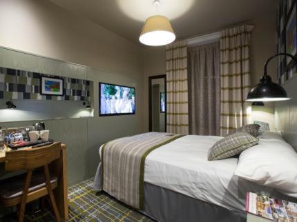 Фотография номера гостиницы Jolly's Hotel Wetherspoon