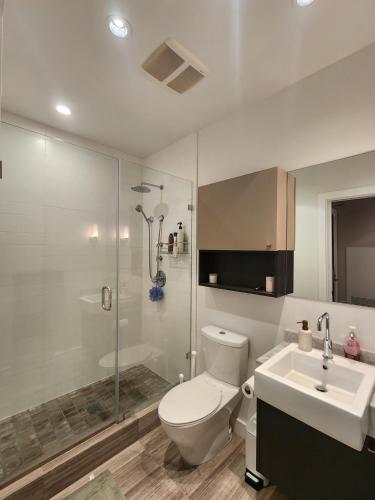 Yaletown Sub Penthouse 2 Bed 2 Bath in Vancouver, Canada