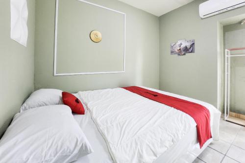 Two-Bedroom Apartment image 5
