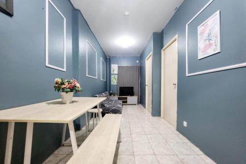 Three-Bedroom Apartment image 5