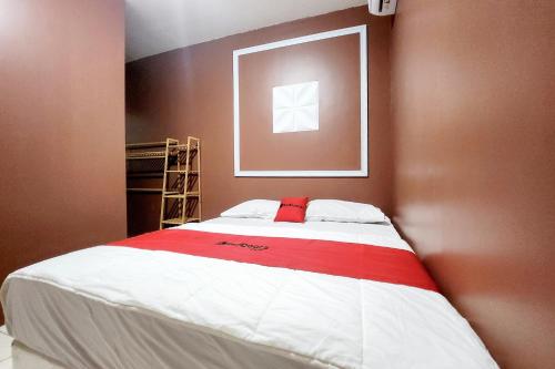 Three-Bedroom Apartment image 2