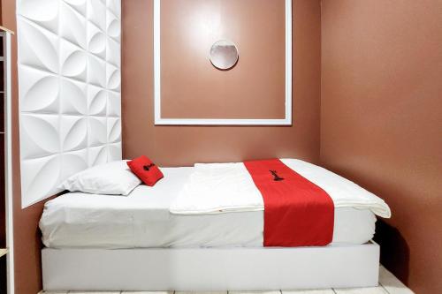 Three-Bedroom Apartment image 3